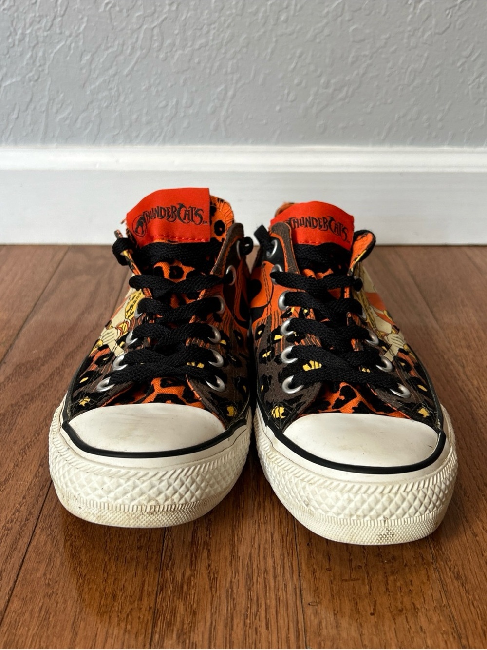 Converse Thundercats Cheetara Sneakers Shoes Women’s Size 7.5 Black Orange - Picture 2 of 11